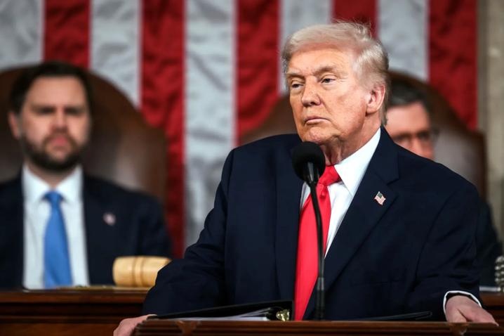 Трамп оголосив паузу в проведенні суден через Ормузьку протоку – яка причина