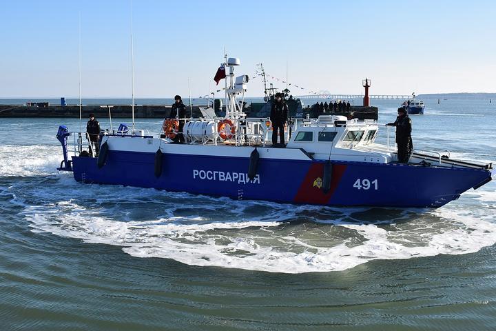 Сили оборони уразили десантний катер та комплекс РЕБ у Криму