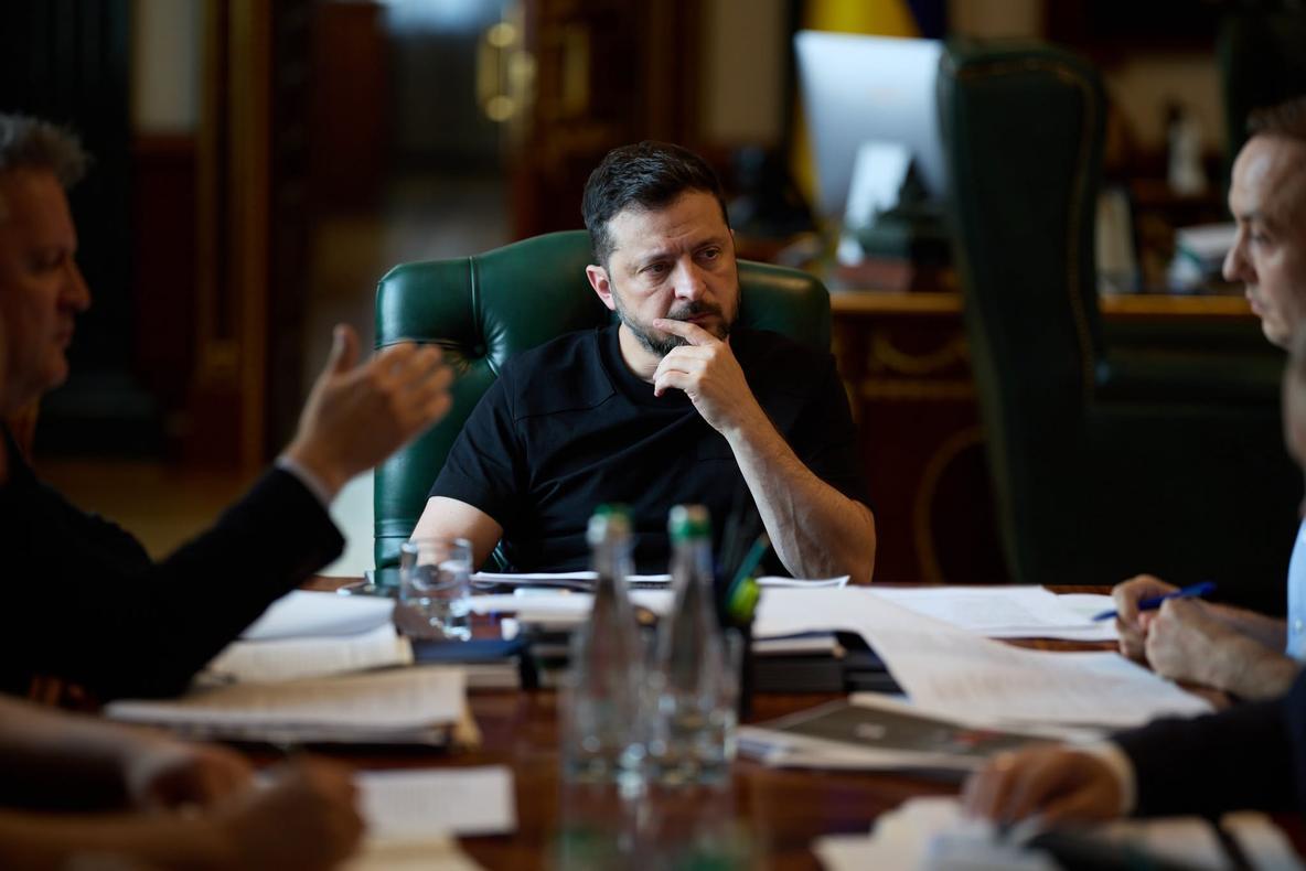 “Ми відходити з Донбасу не збираємося”: Зеленський розповів про стягування ППО навколо Москви та північнокорейців у війську РФ