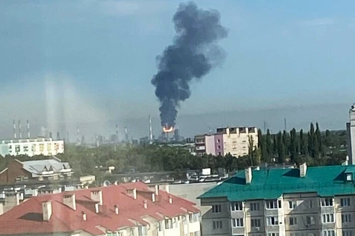 У російському Башкортостані атаковано один із найбільших нафтохімічних комплексів: Генштаб підтвердив ураження
