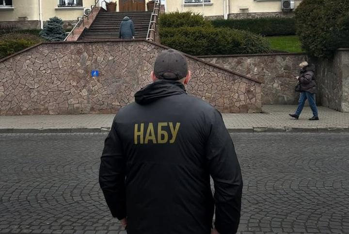 НАБУ та САП викрили масштабну схему відмивання ₴150 млн для сплати застави у справі “Мідас” за участю топпосадовців ОП та “Сенс Банку”
