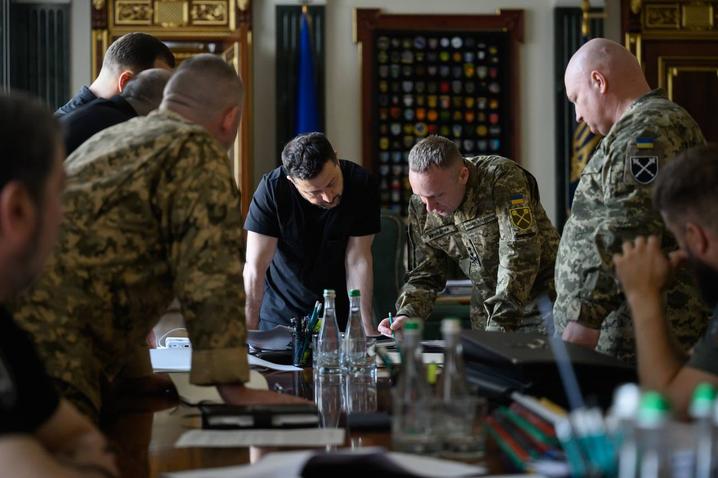Військові знають, що їм потрібно знищувати пускові установки ворога, – Зеленський