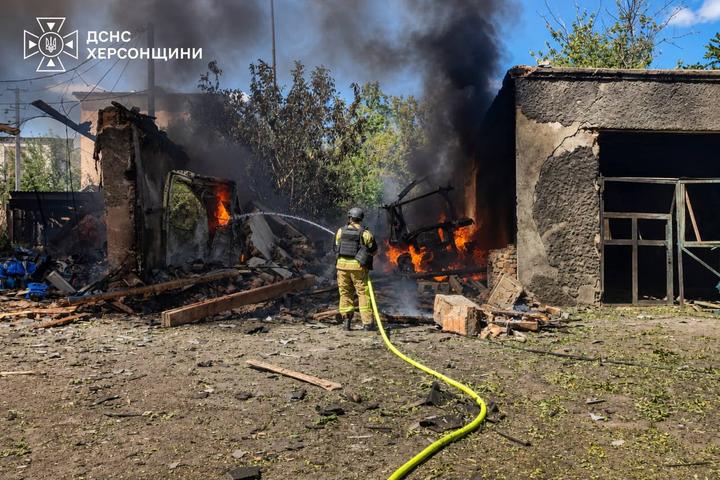 Через атаки по Херсону і області постраждали 23 людини