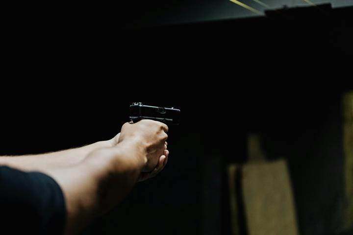 В одному з районів Києва сталася стрілянина: є поранений