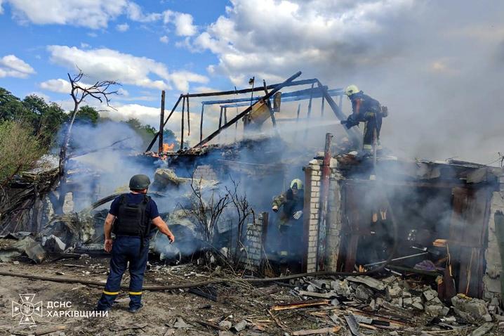 Ворог атакував дронами та КАБами Херсонську та Харківську області: семеро поранених