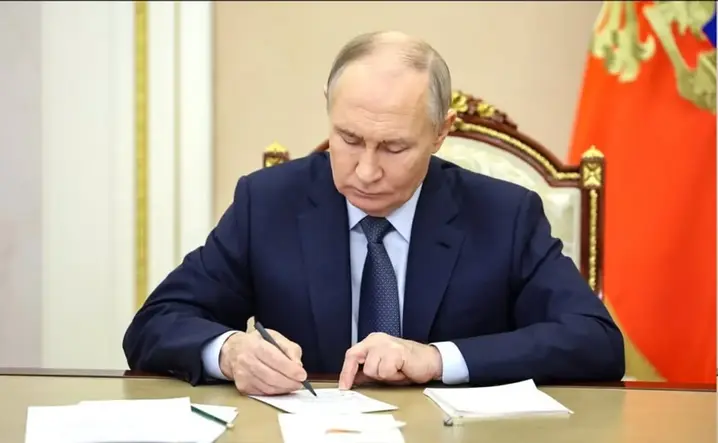 Путін заявив про “екзотичні” та “неприйнятні” для Москви пропозиції України щодо миру