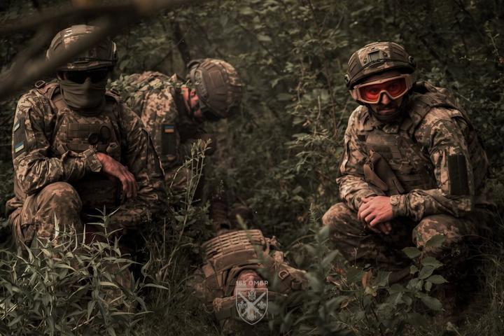 Українські військові