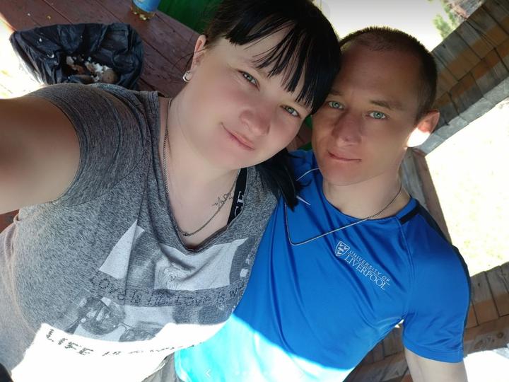 У цьому домі не було чужих дітей: “Шелтер” дізнався подробиці про членів родини, яких вбив російський дрон на Сумщині