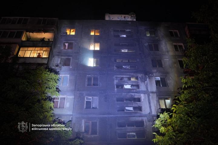 Російські дрони атакували Запоріжжя: пошкоджено будинок, спалахнули пожежі