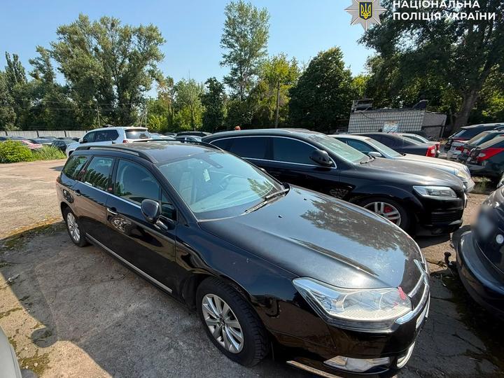 У Києві чоловік вкрав і намагався продати авто захисника, який перебуває на передовій