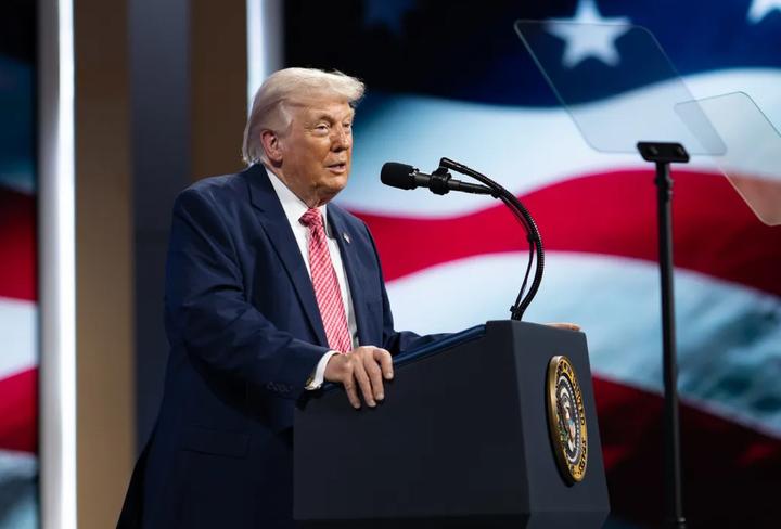 Трамп знову атакує Папу Римського у соцмережах. Що сказав президент США та з чого все почалося?
