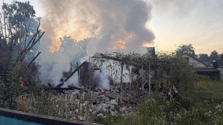 РФ вдарила по автобусу з працівниками на Херсонщині, в Балаклії поцілила в будинок – є жертви