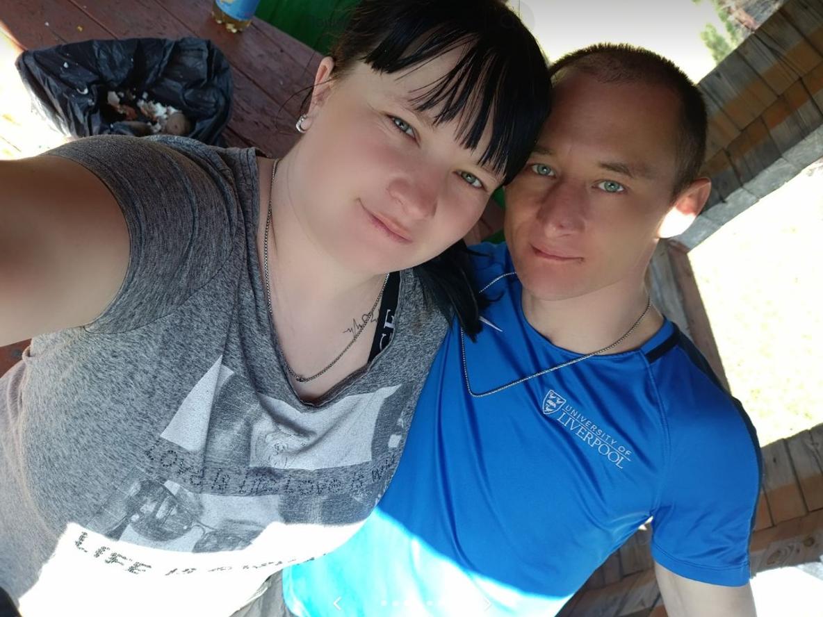 У цьому домі не було чужих дітей: “Шелтер” дізнався подробиці про членів родини, яких вбив російський дрон на Сумщині