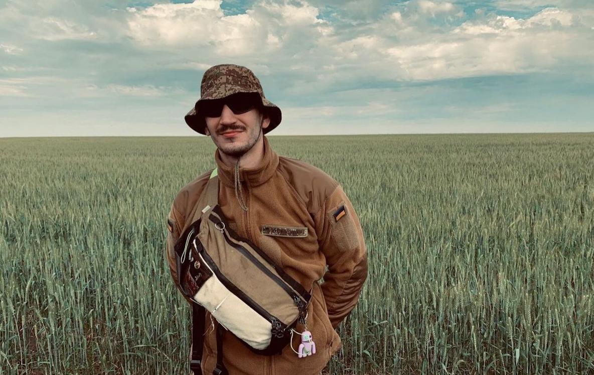 “Найкрасивіші вуса цієї країни!” “Шелтер” дізнався подробиці про загиблого на фронті Віталія Капранова – сина одного з братів Капранових