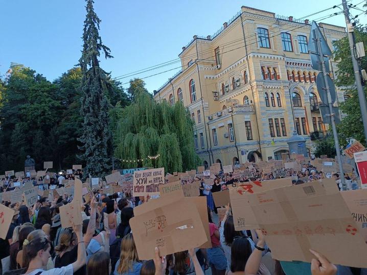 В Києві, Одесі, Харкові та інших містах тисячі людей вийшли на мітинги проти відставки Михайла Федорова