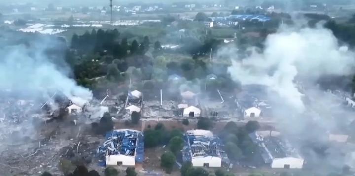 Вибух на фабриці феєрверків у Китаї: десятки загиблих і поранених