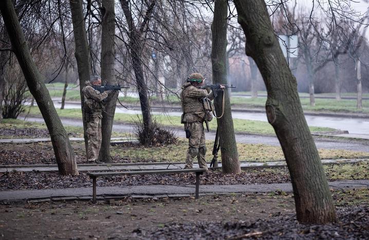Сирський: Росіяни намагаються закріпитися на околицях Костянтинівки