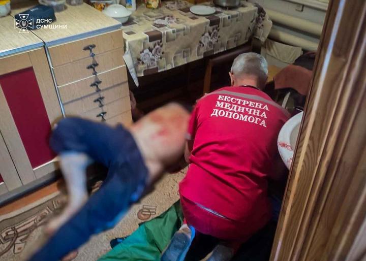 Росіяни вдарили по житловому сектору в центрі Сум: травмований чоловік