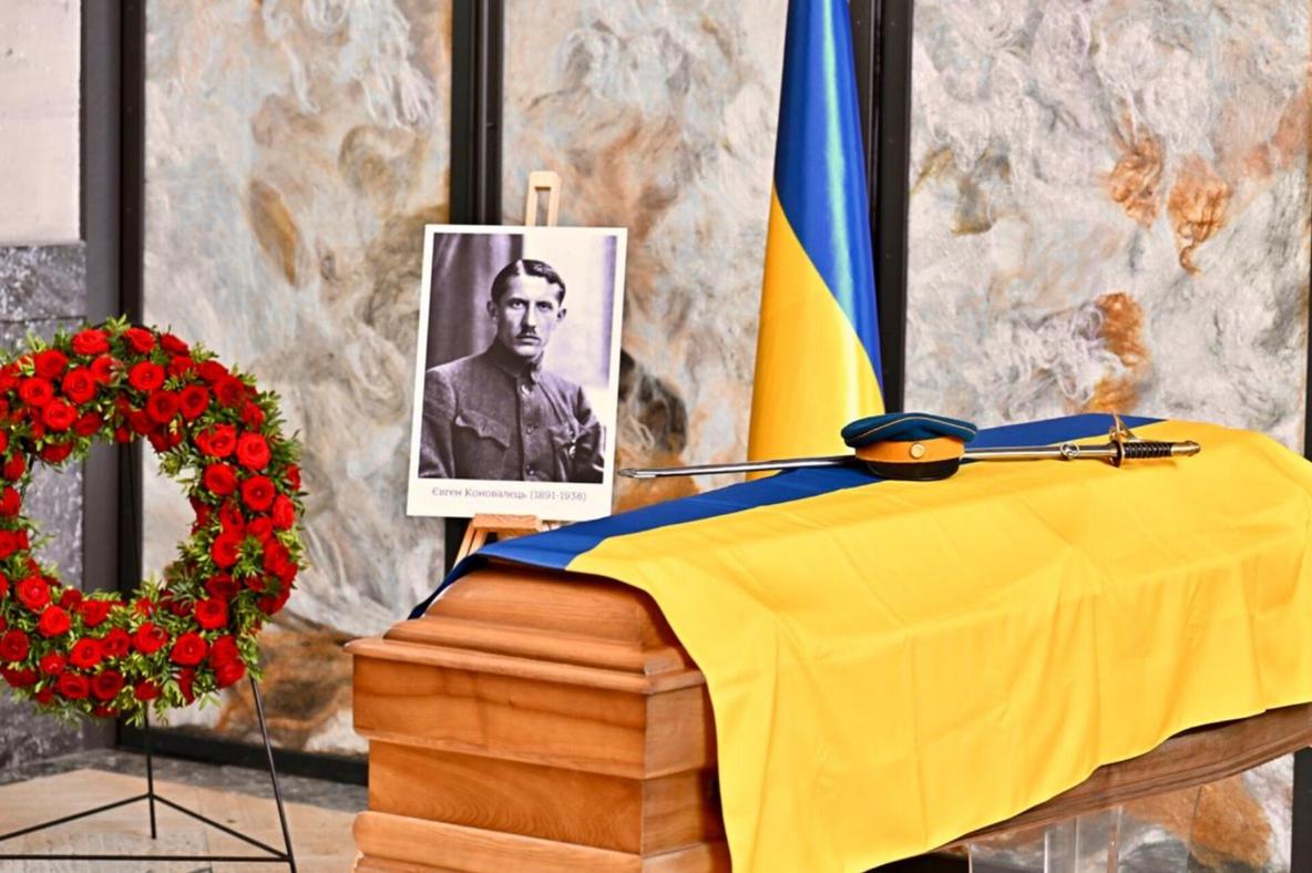 У Роттердамі провели ексгумацію останків полковника Євгена Коновальця