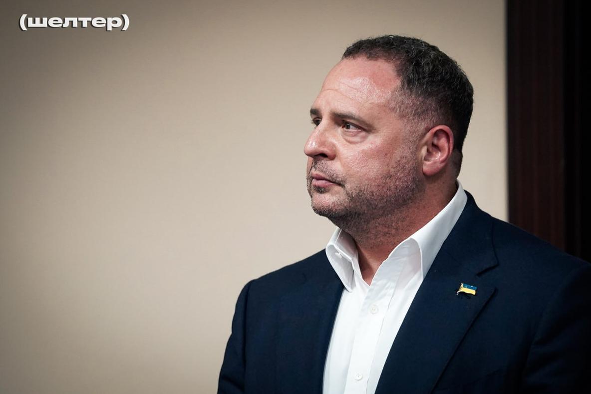 ВАКС зняв електронний браслет з Єрмака через “можливу загрозу життю”