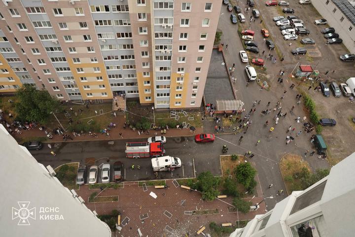 Київ Влучання дрона по багатоповерхівці
