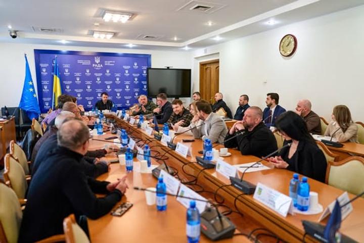 Йдеться винятково про гармонізацію із законодавством ЄС. У Раді розповіли про законопроєкти щодо легалізації зброї