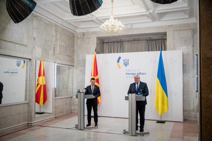 Ляпас мирним зусиллям: Сибіга прокоментував удар РФ по "Жулянах"