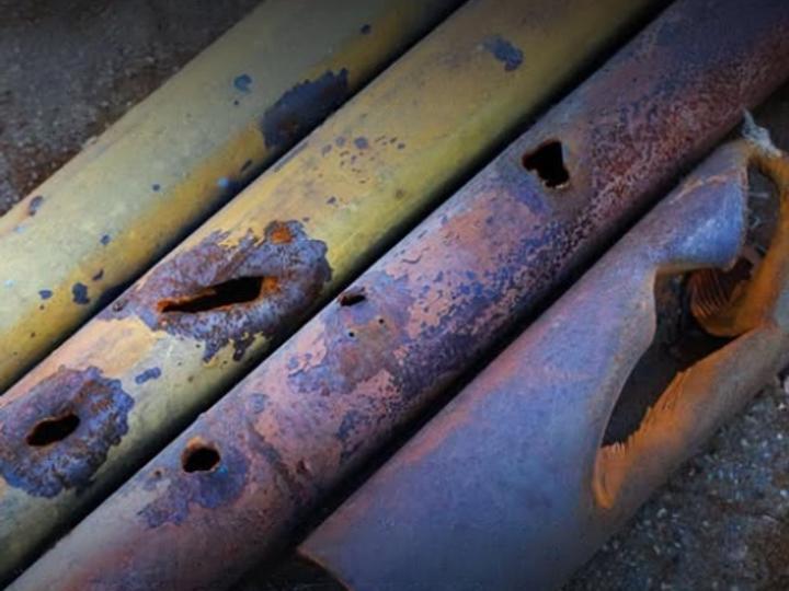 Пошкоджені газові труби